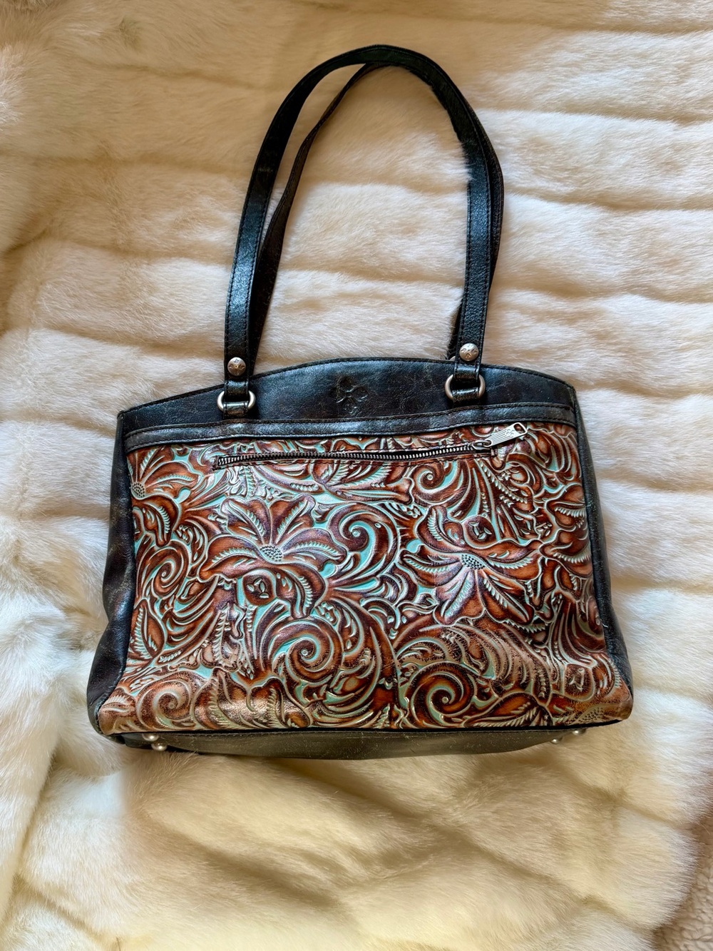 Hand-Tooled Floral Leather Purse w/ Turquoise pop!